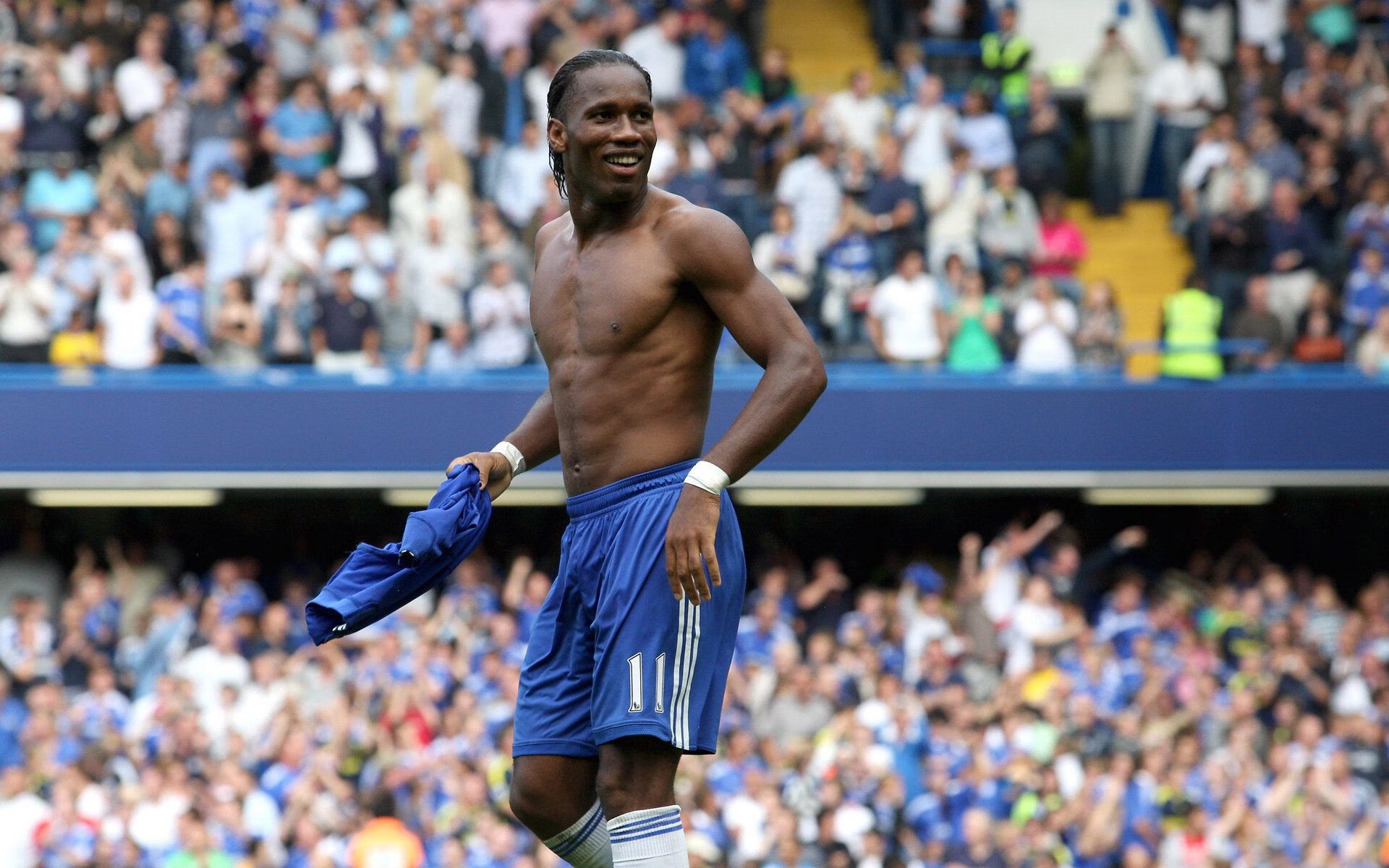 _未来体育场景：虚拟与现实完美融合_，未来体育馆概念设计